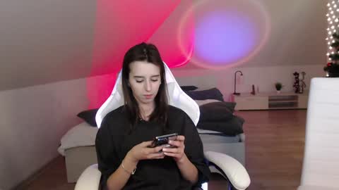 Snapshot of _yummybabes_ chatting on 12-26-24, 08:21 Nicole Thomas Dave online show from 12-26-24, 08:21