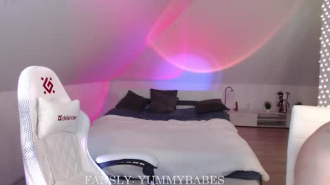 Snapshot of _yummybabes_ chatting on 02-17-25, 02:48 Nicole Thomas Dave online show from 02-17-25, 02:48