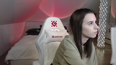 Snapshot of _yummybabes_ chatting on 02-21-25, 04:26 Nicole Thomas Dave online show from 02-21-25, 04:26