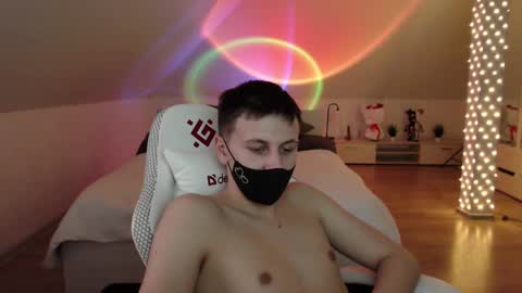 Snapshot of _yummybabes_ chatting on 03-10-25, 04:25 Nicole Thomas Dave online show from 03-10-25, 04:25