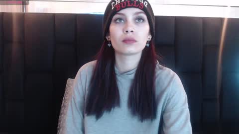 Snapshot of _yuyi chatting on 12-31-24, 01:08 Yuyi online show from 12-31-24, 01:08