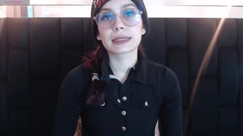 Snapshot of _yuyi chatting on 01-04-25, 11:11 Yuyi online show from 01-04-25, 11:11