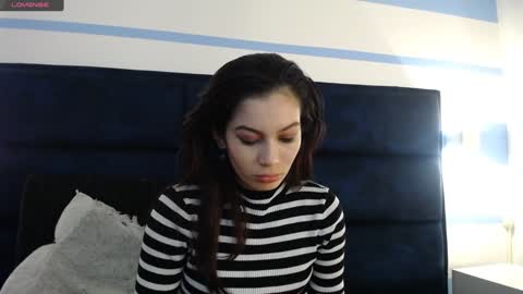 Snapshot of _yuyi chatting on 01-11-25, 02:20 Yuyi online show from 01-11-25, 02:20