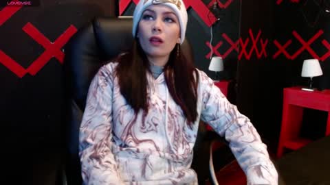 Snapshot of _yuyi chatting on 01-22-25, 11:12 Yuyi online show from 01-22-25, 11:12