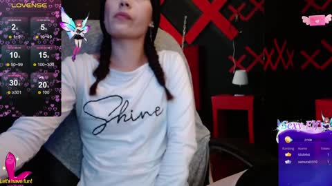 Snapshot of _yuyi chatting on 02-03-25, 02:13 Yuyi online show from 02-03-25, 02:13