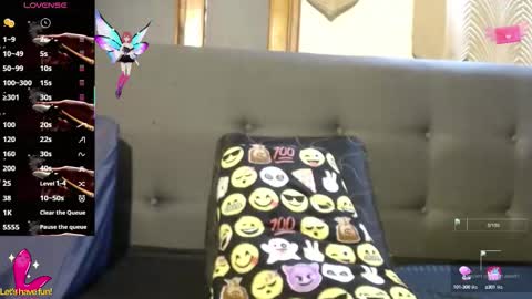 Snapshot of _yuyi chatting on 09-15-25, 01:05 Yuyi online show from 09-15-25, 01:05