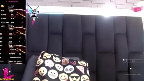 Snapshot of _yuyi chatting on 09-17-25, 12:40 Yuyi online show from 09-17-25, 12:40