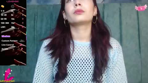 Snapshot of _yuyi chatting on 09-27-25, 09:20 Yuyi online show from 09-27-25, 09:20
