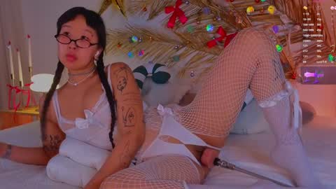 Snapshot of a1ly chatting on 12-26-24, 01:54 Ally online show from 12-26-24, 01:54