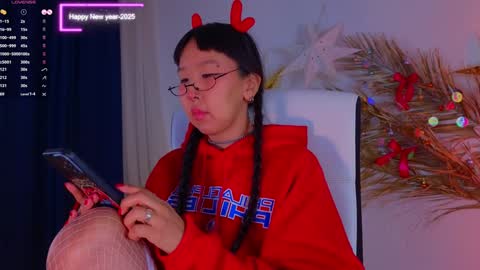 Snapshot of a1ly chatting on 12-31-24, 05:18 Ally online show from 12-31-24, 05:18