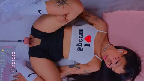 Snapshot of a1ly chatting on 09-18-25, 02:08 Ally online show from 09-18-25, 02:08