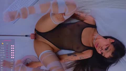 Snapshot of a1ly chatting on 10-02-25, 03:19 Ally online show from 10-02-25, 03:19