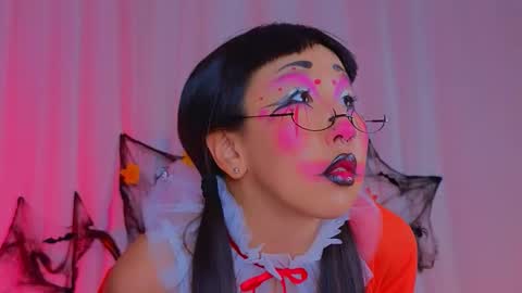 Snapshot of a1ly chatting on 10-31-25, 03:24 Ally online show from 10-31-25, 03:24