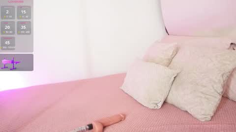 Alexandra  online show from 11-06-25, 09:43