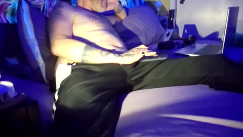 Snapshot of a_bad_guy_duh chatting on 09-20-25, 10:27 a_bad_guy_duh online show from 09-20-25, 10:27