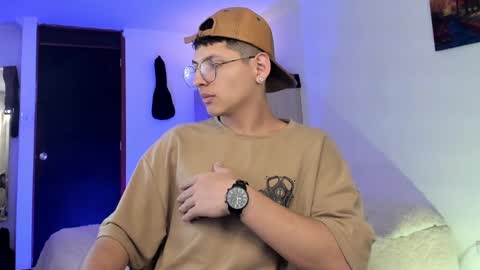 alejo online show from 02-04-25, 01:56