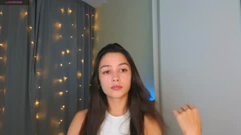 Snapshot of a_p_p_l_e chatting on 12-11-24, 07:53 Mila and Jess online show from 12-11-24, 07:53