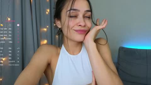 Snapshot of a_p_p_l_e chatting on 01-02-25, 12:03 Mila and Jess online show from 01-02-25, 12:03