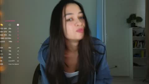 Snapshot of a_p_p_l_e chatting on 01-07-25, 09:29 Mila and Jess online show from 01-07-25, 09:29