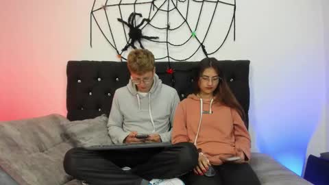 Snapshot of a_sexy_couple__ chatting on 10-08-25, 07:33 A Sexy Couple online show from 10-08-25, 07:33