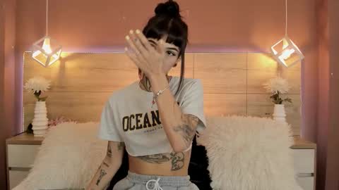 Snapshot of aa_lunit chatting on 11-29-25, 01:14 Luni online show from 11-29-25, 01:14