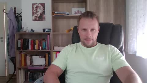 Long distance cumshot online show from 11-18-25, 11:25