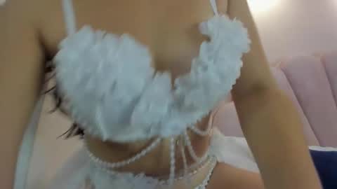 Snapshot of aalana_sweet chatting on 10-17-25, 11:35 aalana_sweet online show from 10-17-25, 11:35