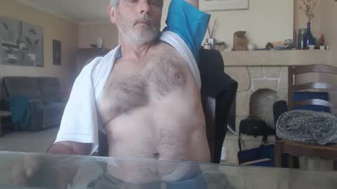 Snapshot of aalex1717 chatting on 05-09-26, 06:40 Aalex1717 online show from 05-09-26, 06:40