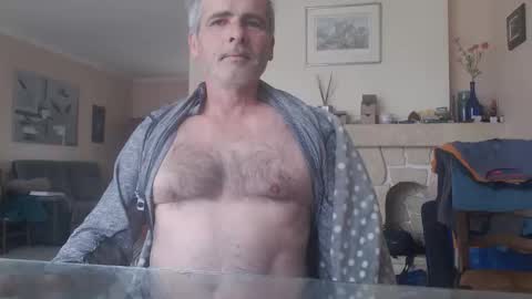 Snapshot of aalex1717 chatting on 05-18-26, 09:04 Aalex1717 online show from 05-18-26, 09:04