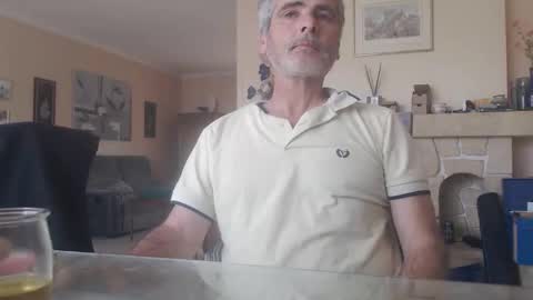 Snapshot of aalex1717 chatting on 06-10-26, 08:02 Aalex1717 online show from 06-10-26, 08:02