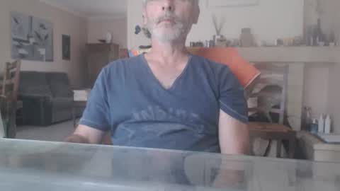 Snapshot of aalex1717 chatting on 07-26-26, 06:43 Aalex1717 online show from 07-26-26, 06:43