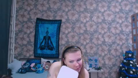 Snapshot of aalicebubble chatting on 12-20-25, 02:02 Alice online show from 12-20-25, 02:02