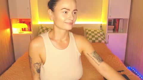 Snapshot of aamica chatting on 06-10-26, 06:29 Lea online show from 06-10-26, 06:29