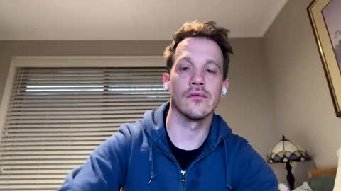 Snapshot of aanal341330 chatting on 11-22-25, 11:48 Kris online show from 11-22-25, 11:48