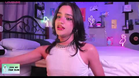 Snapshot of aaron_darkus chatting on 02-10-26, 03:38 Aaron online show from 02-10-26, 03:38