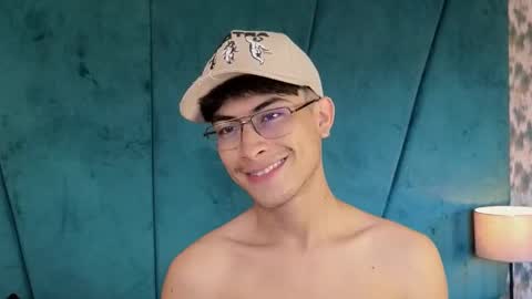 Aaron Ezequiel online show from 09-29-25, 08:46