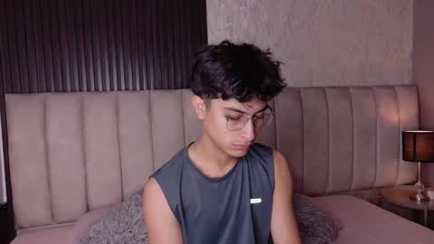 Snapshot of aaron_eze chatting on 01-06-26, 07:17 Aaron Ezequiel online show from 01-06-26, 07:17