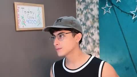 Snapshot of aaron_eze chatting on 01-16-26, 08:46 Aaron Ezequiel online show from 01-16-26, 08:46