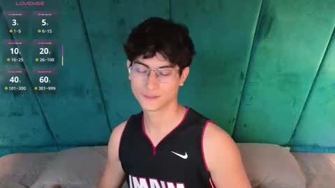 Snapshot of aaron_eze chatting on 02-07-26, 08:34 Aaron Ezequiel online show from 02-07-26, 08:34