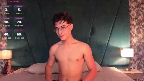 Snapshot of aaron_eze chatting on 02-11-26, 09:09 Aaron Ezequiel online show from 02-11-26, 09:09