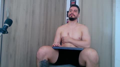 Aaron kwok online show from 11-16-25, 09:20