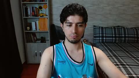 Snapshot of aaron_paul_ chatting on 01-15-26, 09:29 Aaron online show from 01-15-26, 09:29