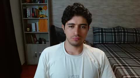 Snapshot of aaron_paul_ chatting on 02-24-26, 09:35 Aaron online show from 02-24-26, 09:35