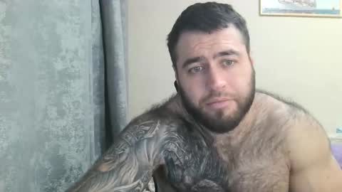 Snapshot of aaron_royal chatting on 10-31-25, 05:03 Davin tayl online show from 10-31-25, 05:03