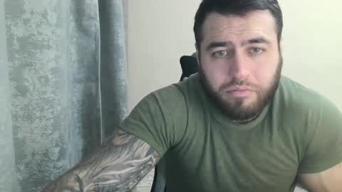 Snapshot of aaron_royal chatting on 11-04-25, 04:39 Davin tayl online show from 11-04-25, 04:39