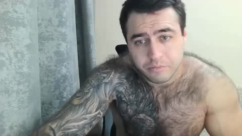 Snapshot of aaron_royal chatting on 11-20-25, 05:45 Davin tayl online show from 11-20-25, 05:45