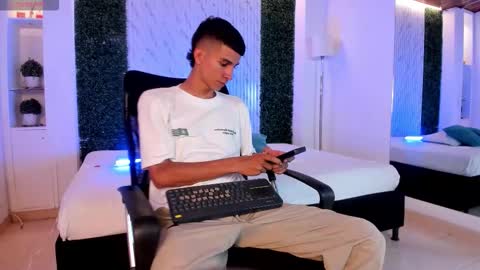 Aaron online show from 01-17-26, 08:45