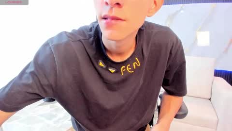 Aaron online show from 03-09-26, 08:35