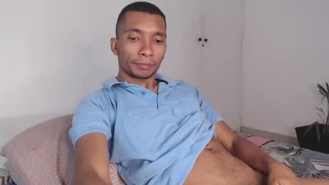Snapshot of aaronblack1_ chatting on 02-18-25, 10:16 Heyy my name is Aaron online show from 02-18-25, 10:16
