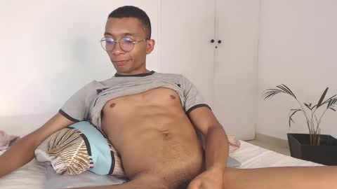 Snapshot of aaronblack1_ chatting on 02-23-25, 05:34 Heyy my name is Aaron online show from 02-23-25, 05:34